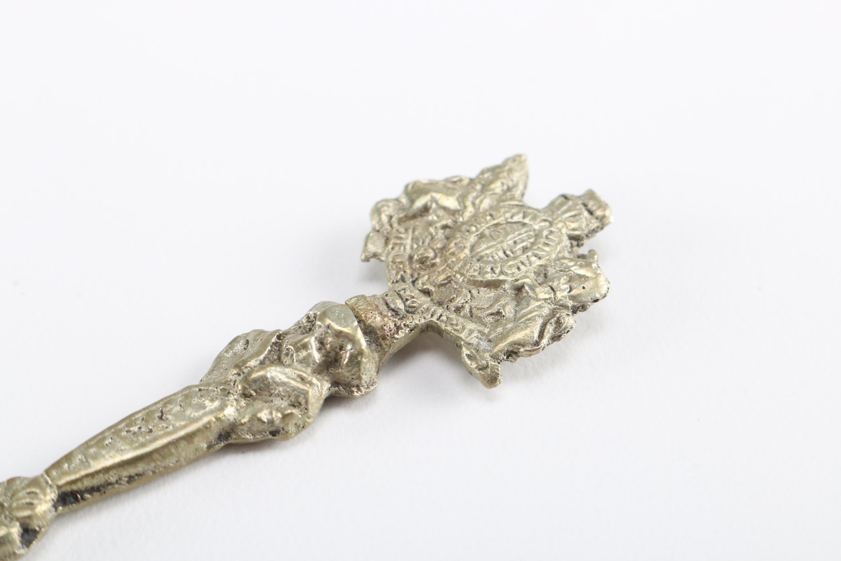 Stainless Steel Flatware Featuring Mitteldorfer Strauss