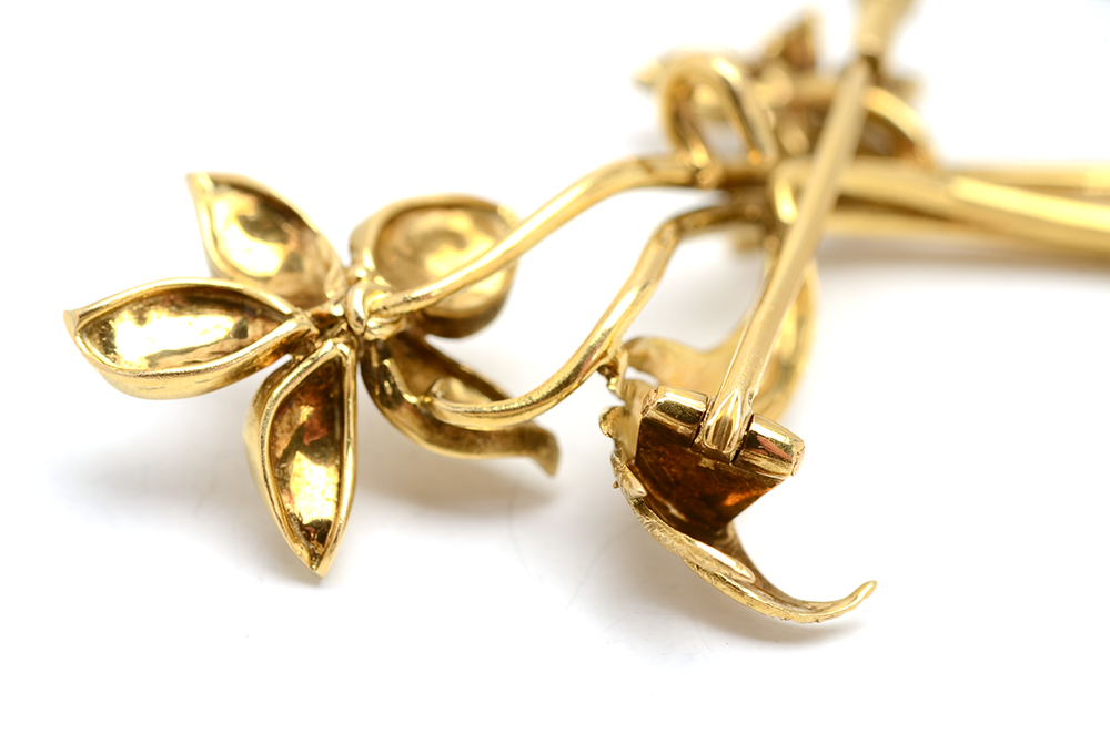 Late Victorian 18K Yellow Gold Flower Brooch Pin