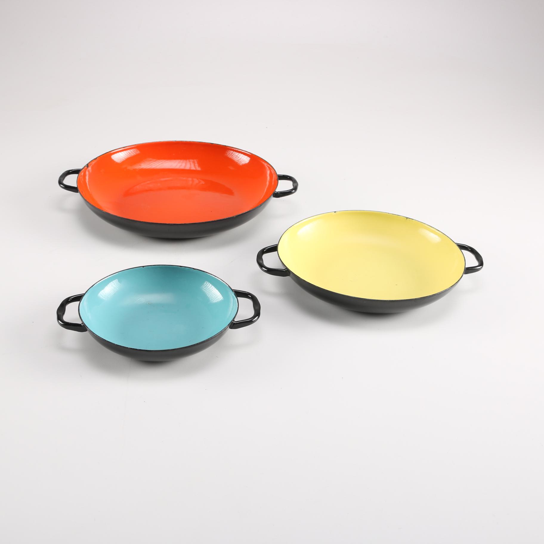 Sizzling Server Nesting Dishes From Italy