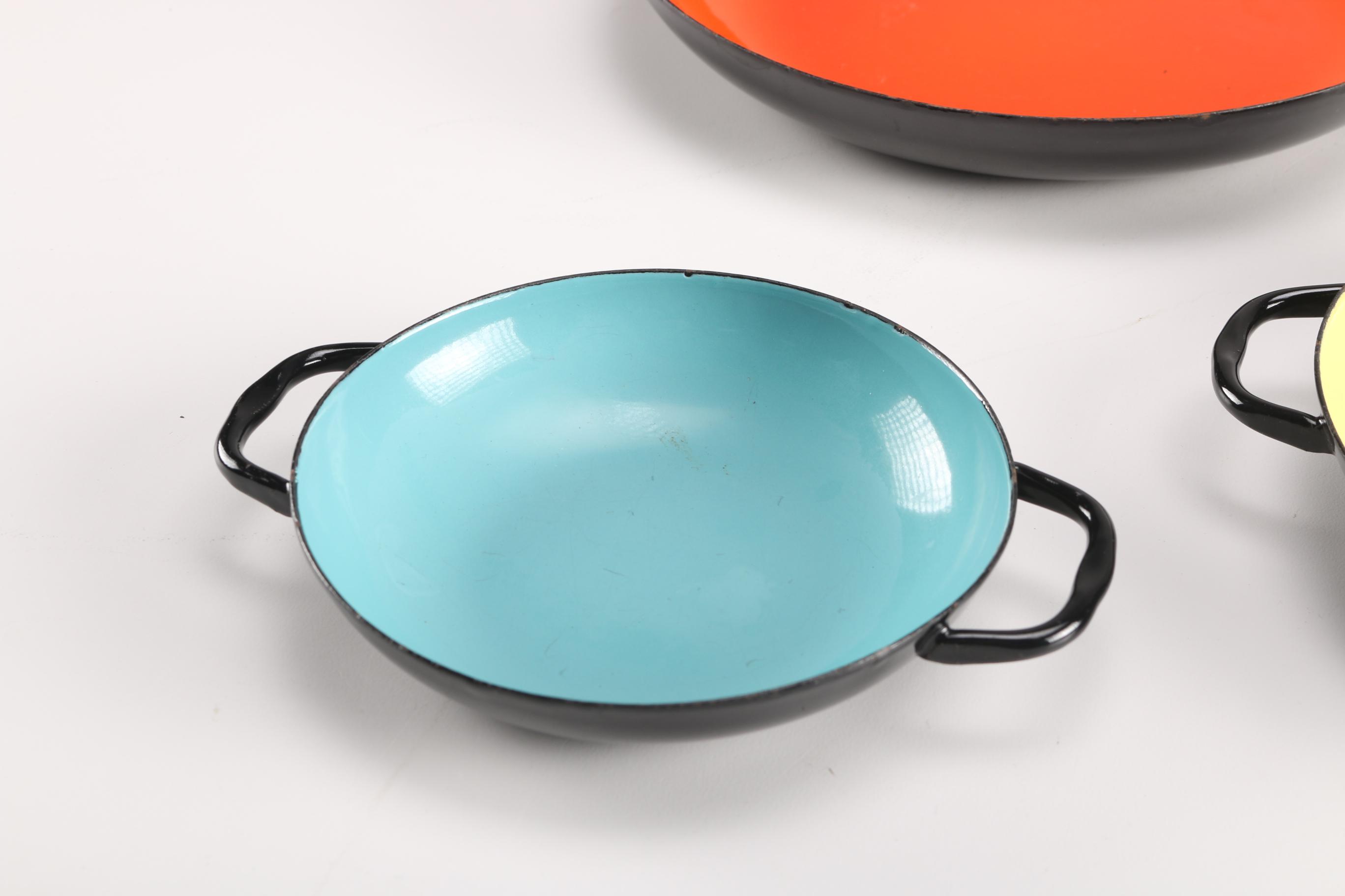 Sizzling Server Nesting Dishes From Italy