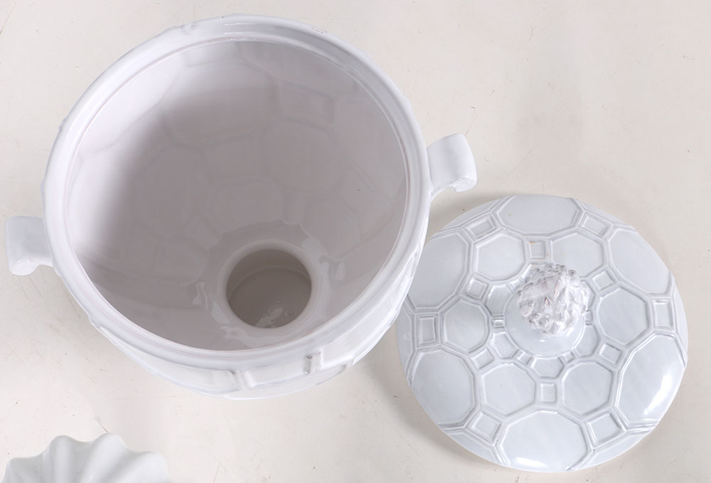 Williamsburg "Global Views" Pottery and Porcelain