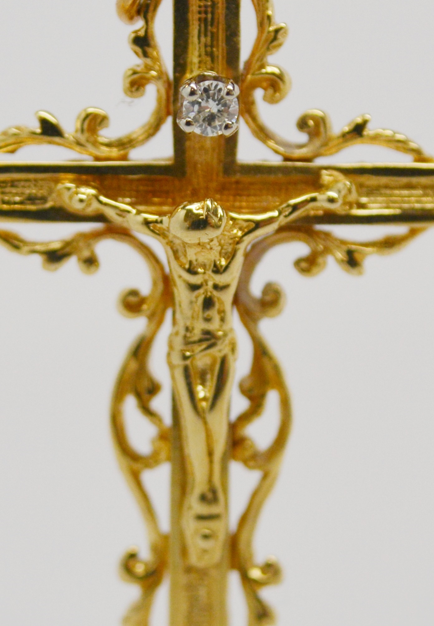 Vintage 14K Yellow Gold Diamond Crucifix Pendant