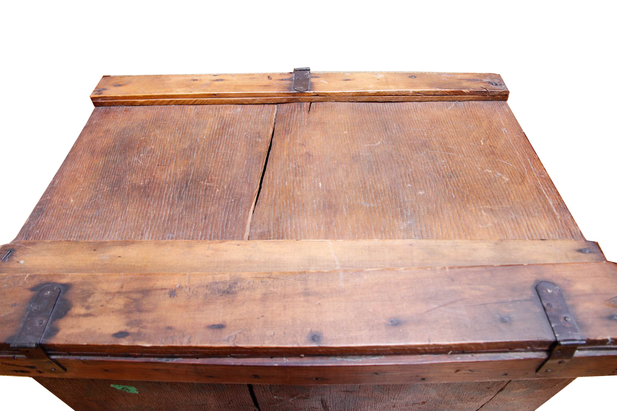 Arbuckles Roasted Coffees Wooden Trunk