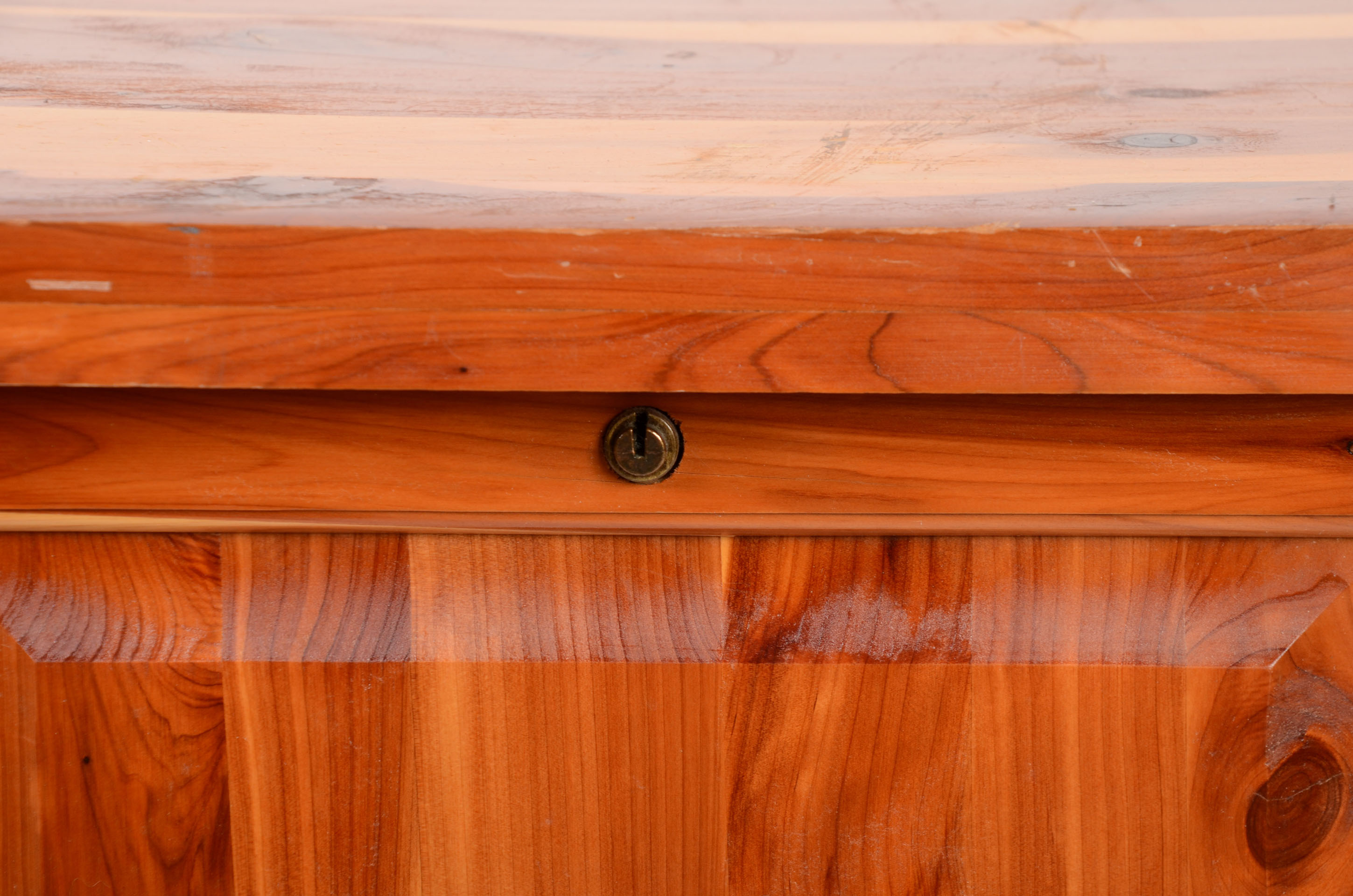 Murphy 4045 Cedar Trunk