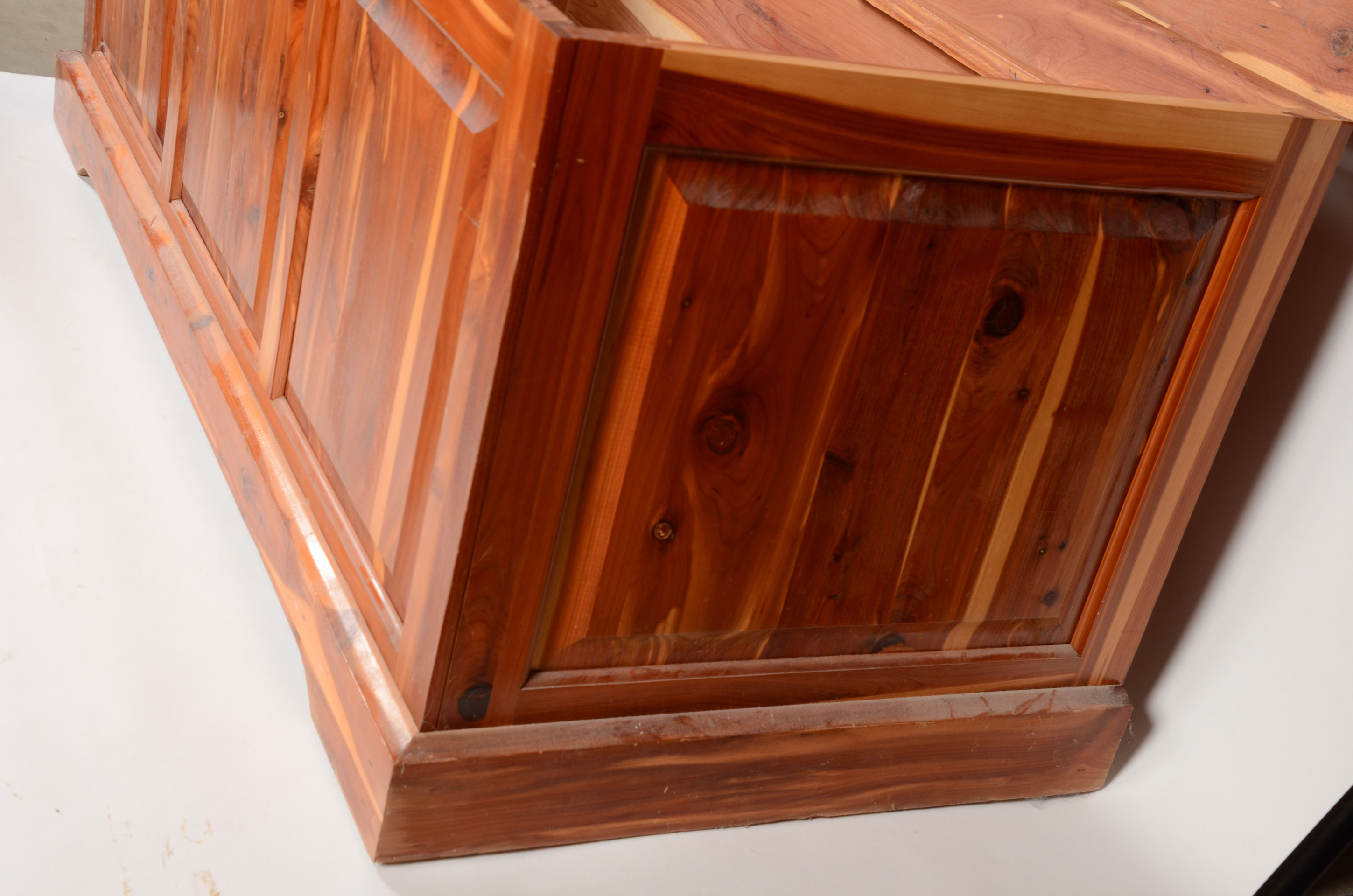 Murphy 4045 Cedar Trunk