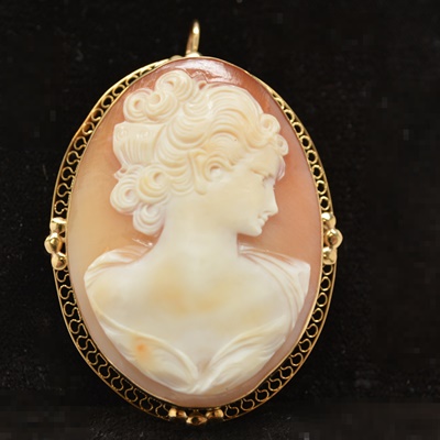14K Yellow Gold Shell Cameo Brooch/Pendant