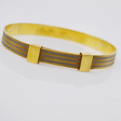 Vintage 18K Yellow Gold Striped Bangle Bracelet