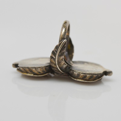 Native America Style Sterling Silver Mother of Pearl Ring