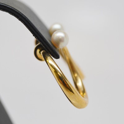 14K Yellow Gold Pearl Reversible Hoop Earrings