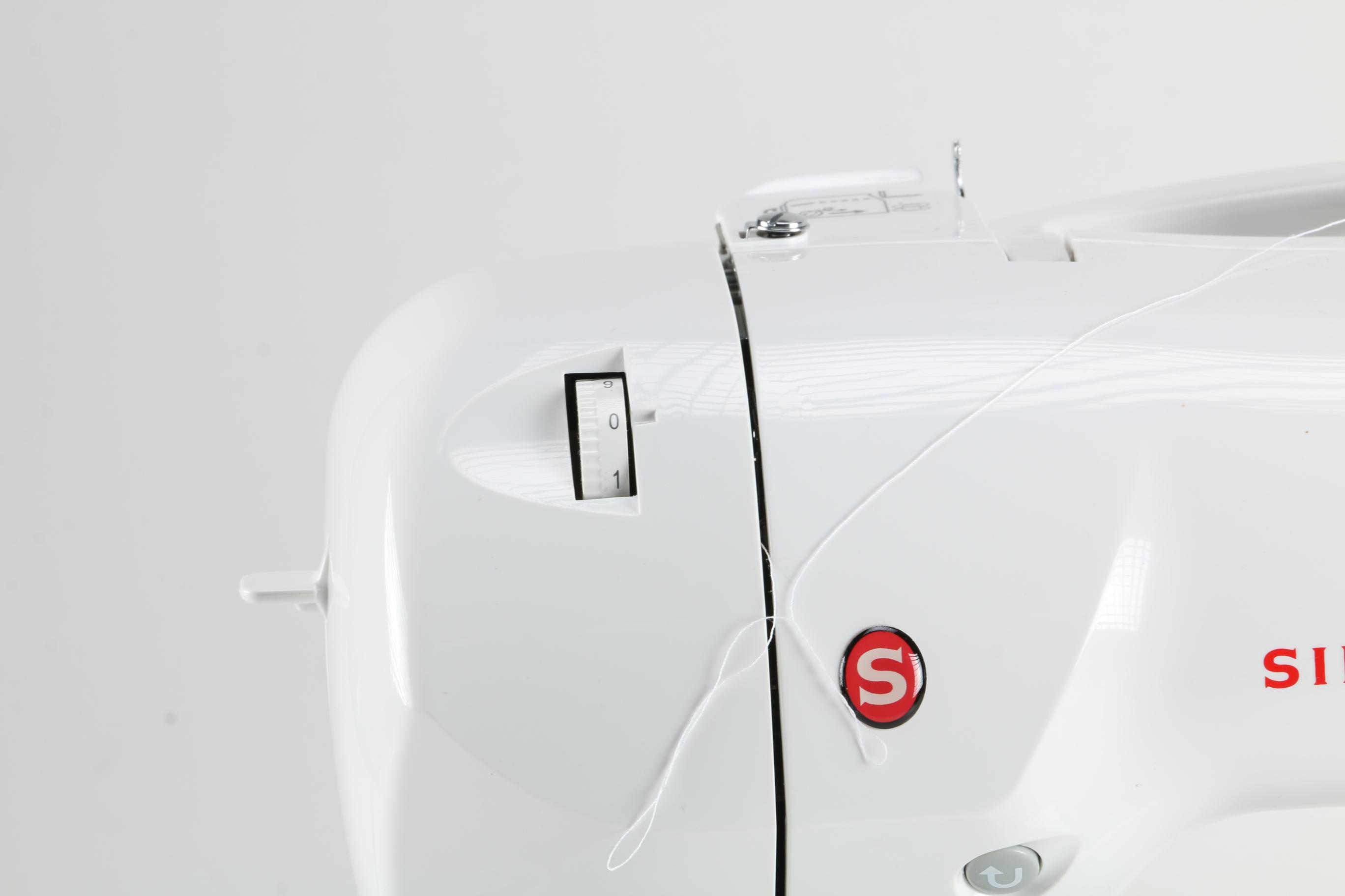 Singer "Curvy" Sewing Machine and Accessories