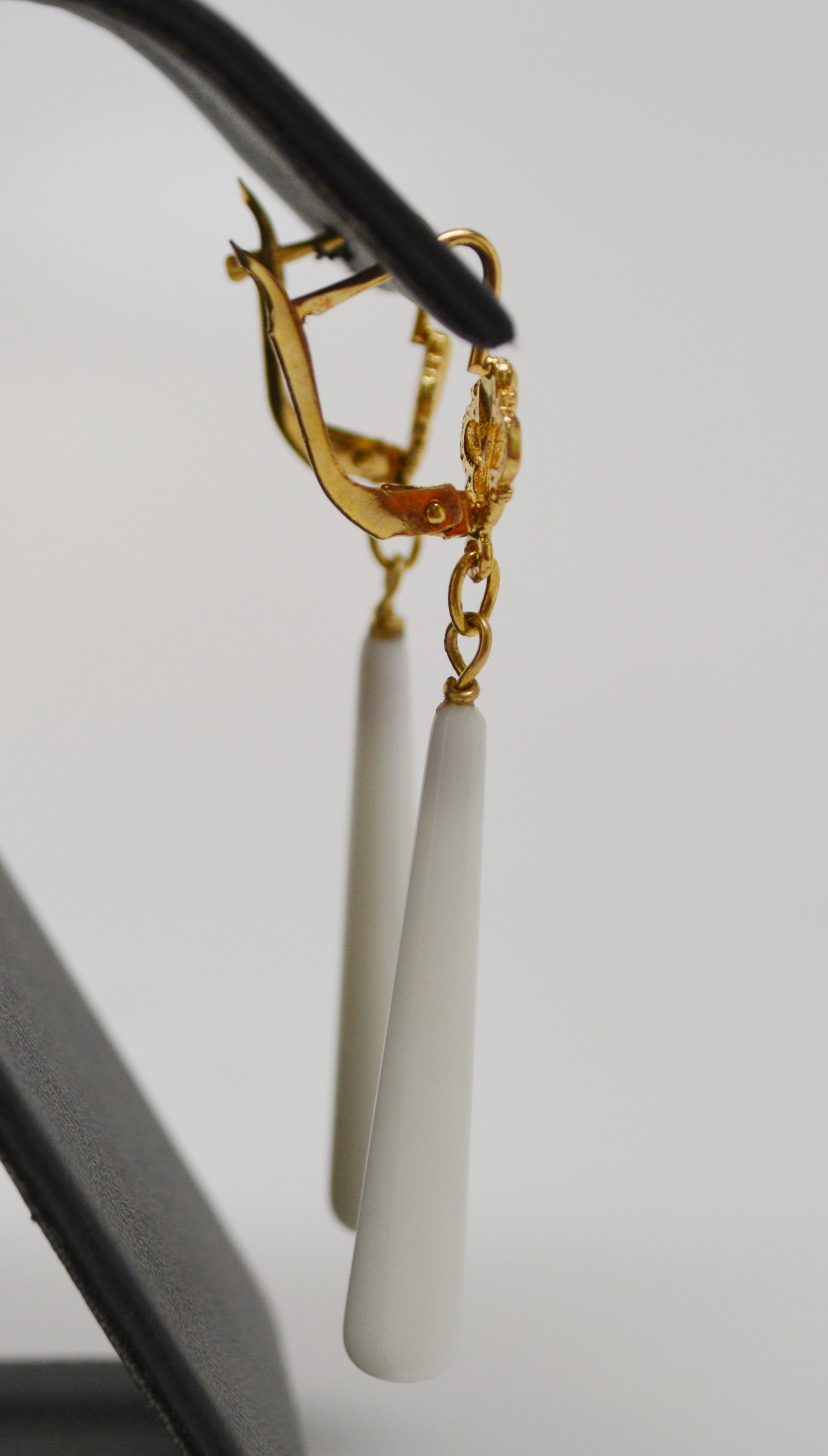 18K Yellow Gold White Onyx Pierced Earrings