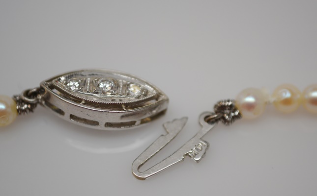 14K White Gold Diamond and Graduated Cultured Pearl Necklace