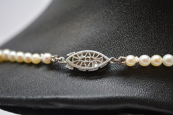 14K White Gold Diamond and Graduated Cultured Pearl Necklace