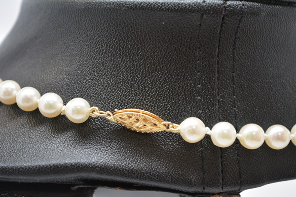 Vintage Cultured Pearl Necklace With a 14K Yellow Gold Clasp