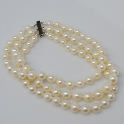 Vintage Three Strand Cultured Pearl Bracelet With 14K White Gold Clasp