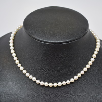 Vintage Cultured Pearl Necklace With 14K White Gold Pearl Clasp