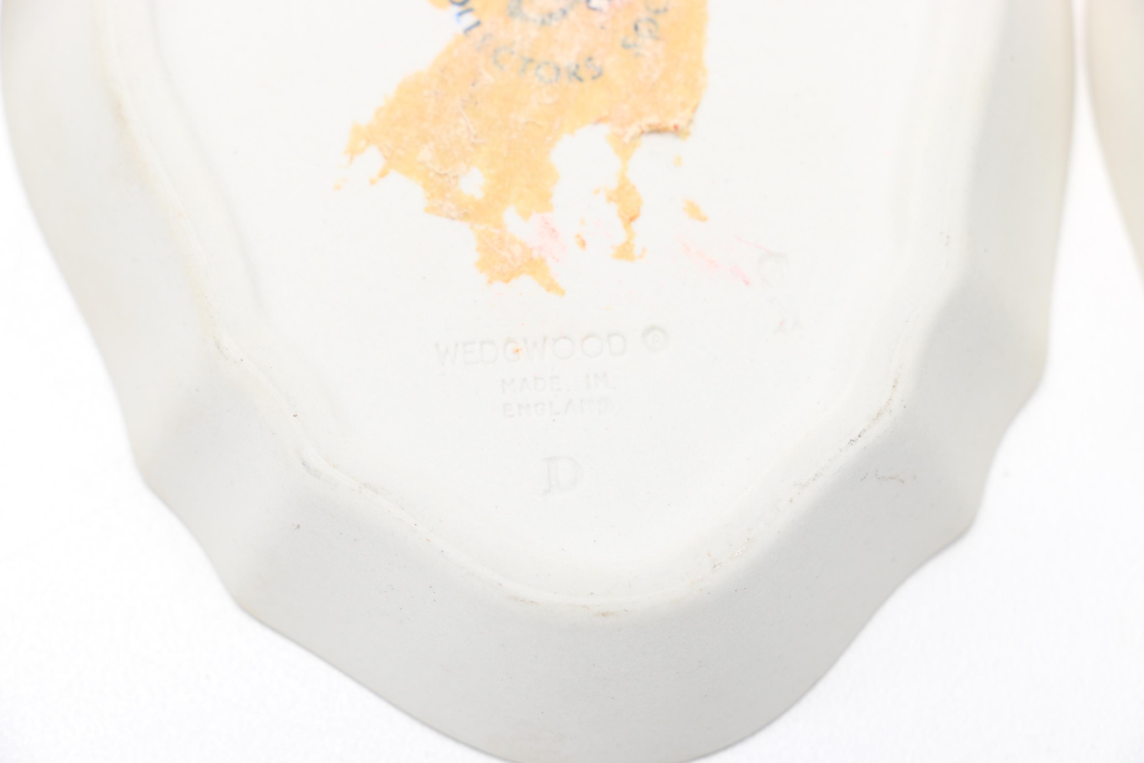 Wedgwood Lavender on Cream Jasperware