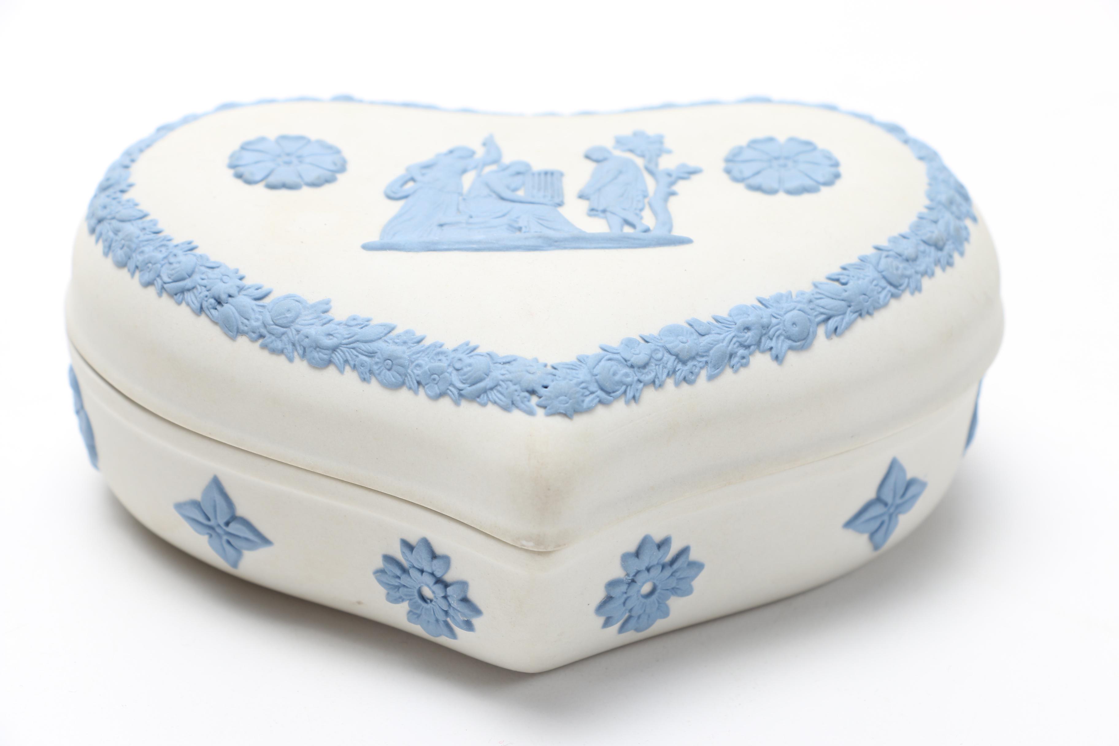 Wedgwood Lavender on Cream Jasperware