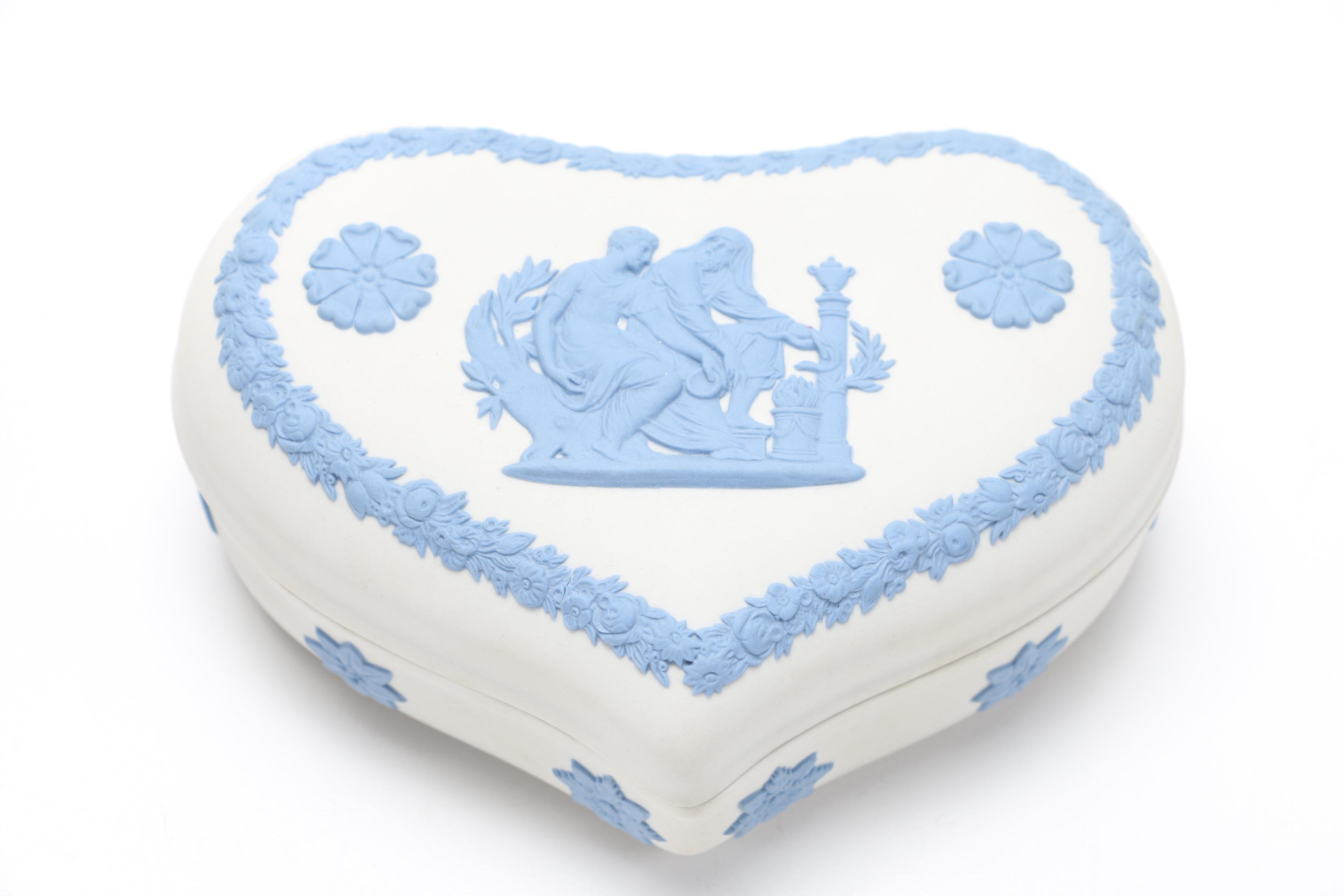 Wedgwood Lavender on Cream Jasperware