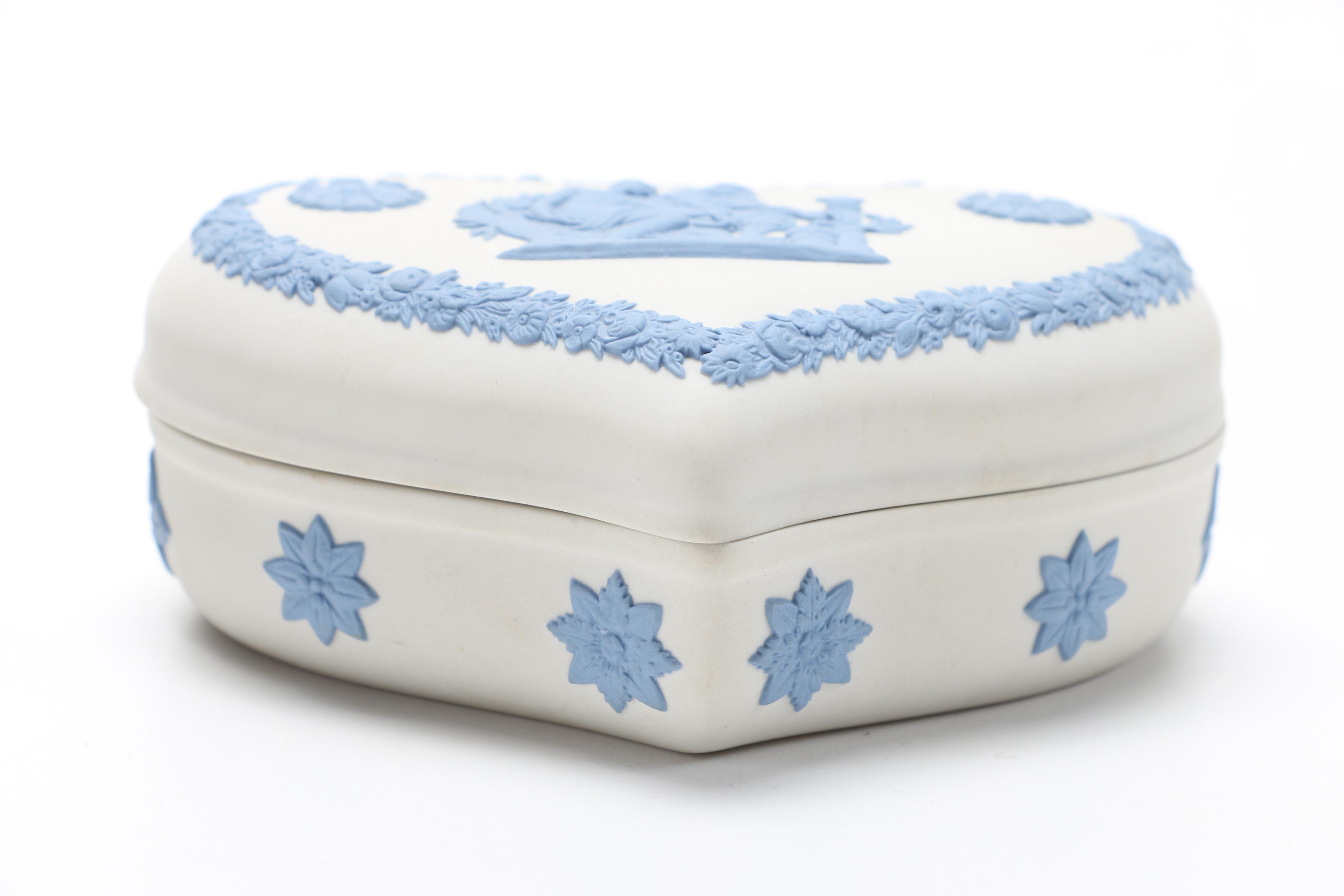 Wedgwood Lavender on Cream Jasperware