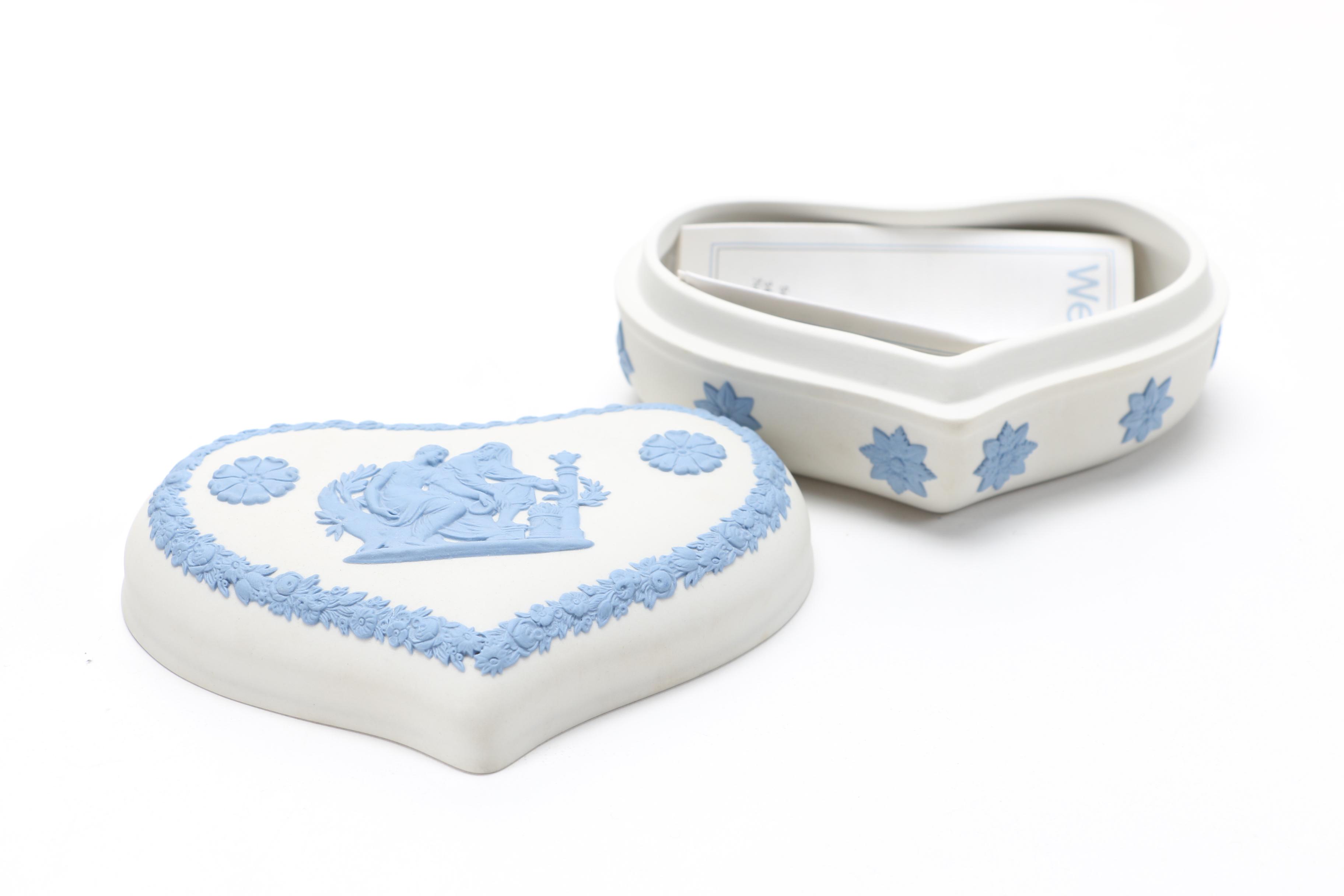 Wedgwood Lavender on Cream Jasperware