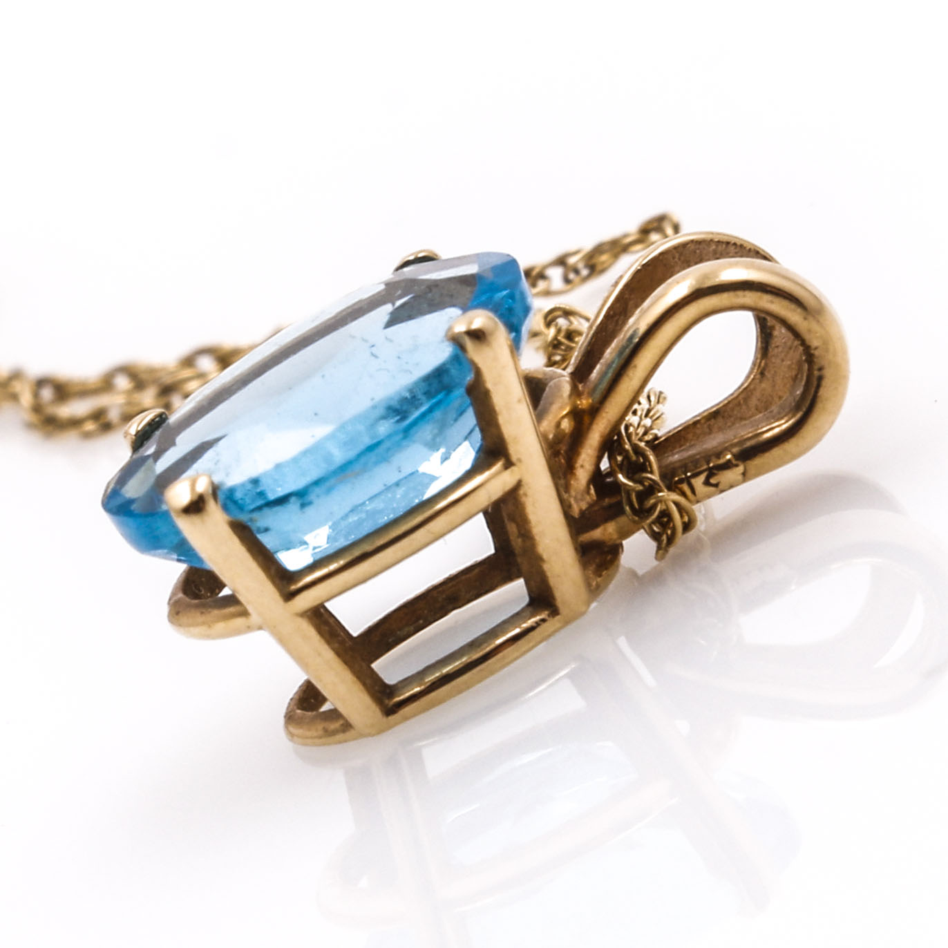 14K Yellow Gold Blue Topaz Pendant Necklace