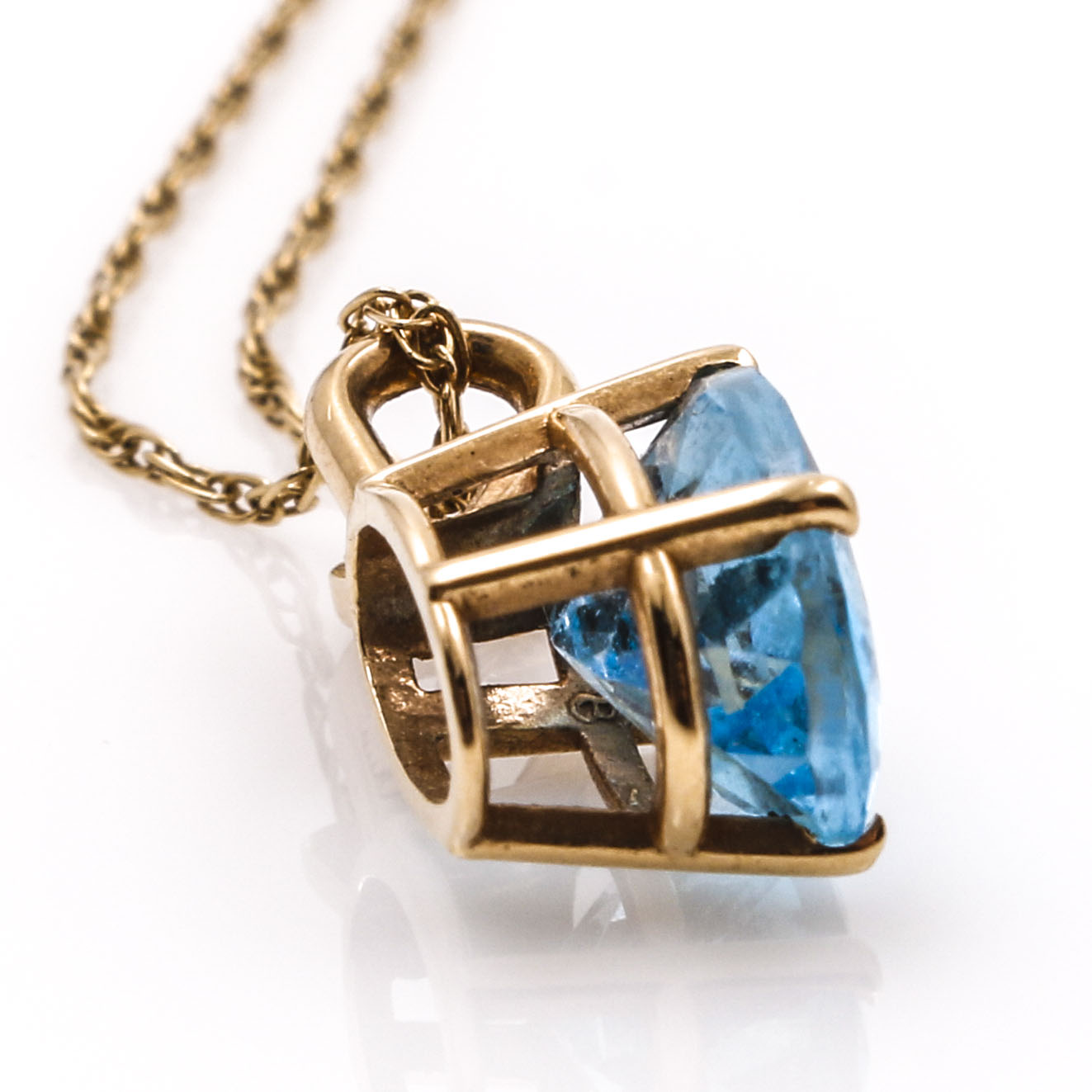 14K Yellow Gold Blue Topaz Pendant Necklace