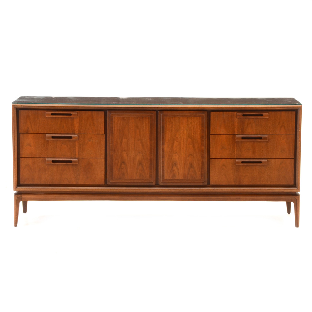 Mid Century Modern Chest of Drawers