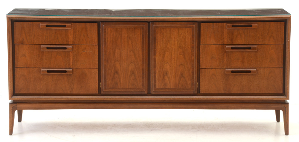 Mid Century Modern Chest of Drawers