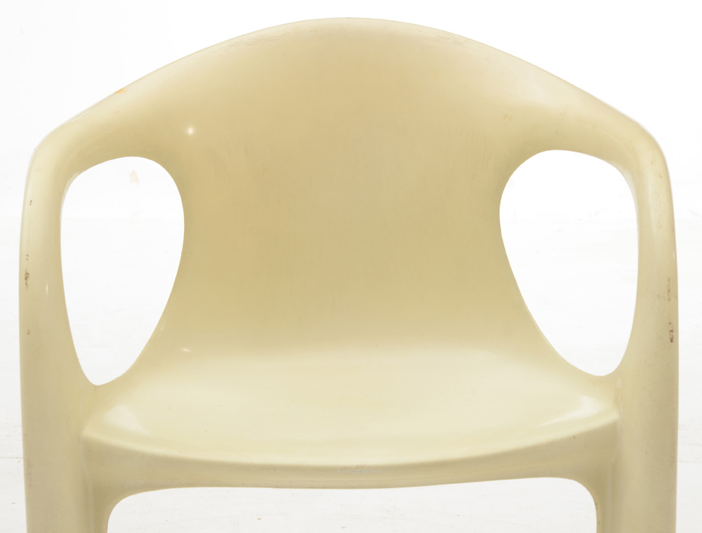Alexander Begge "Casalino" Fiberglass Chairs