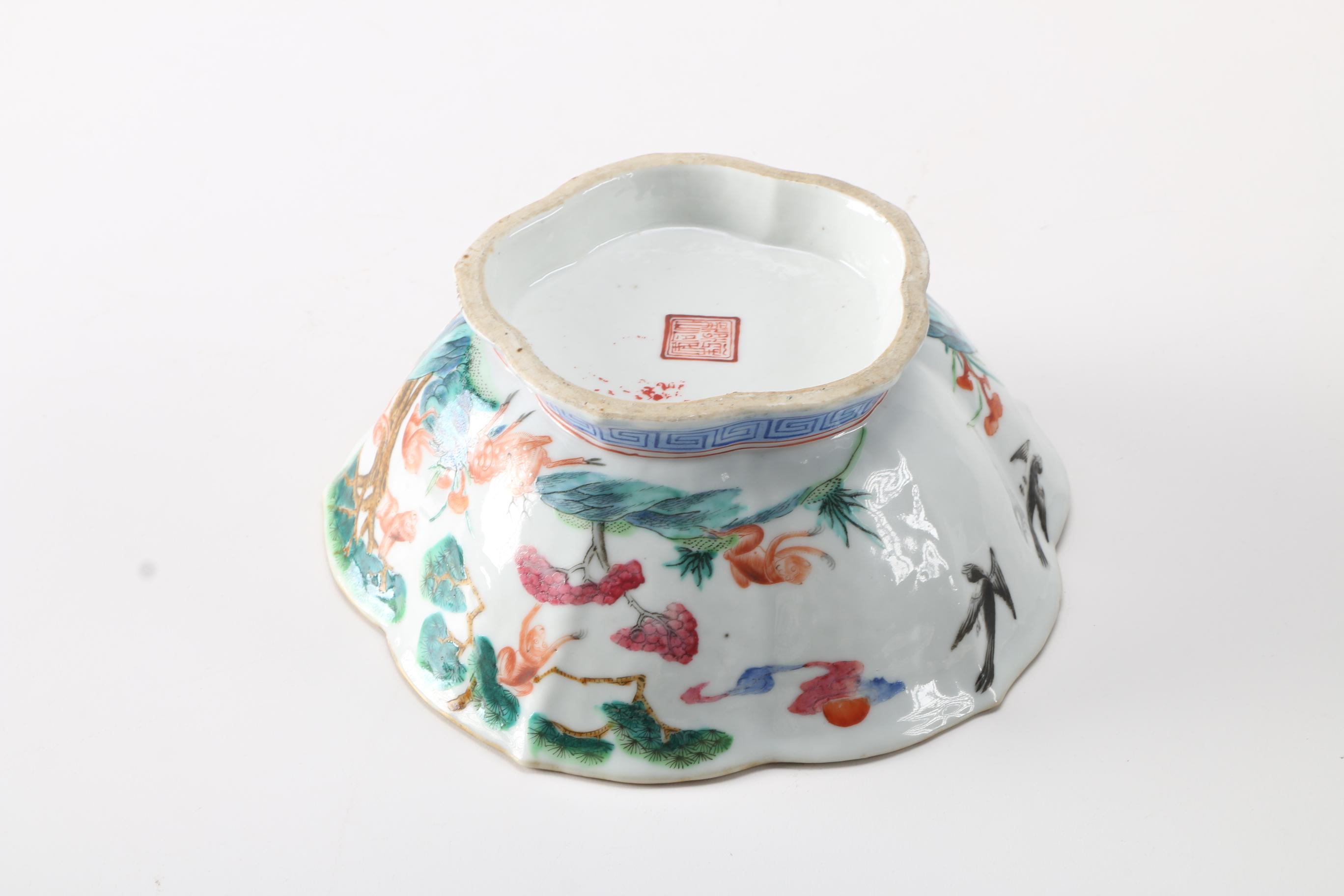 Chinese Ceramic Bowl With Wooden Stand