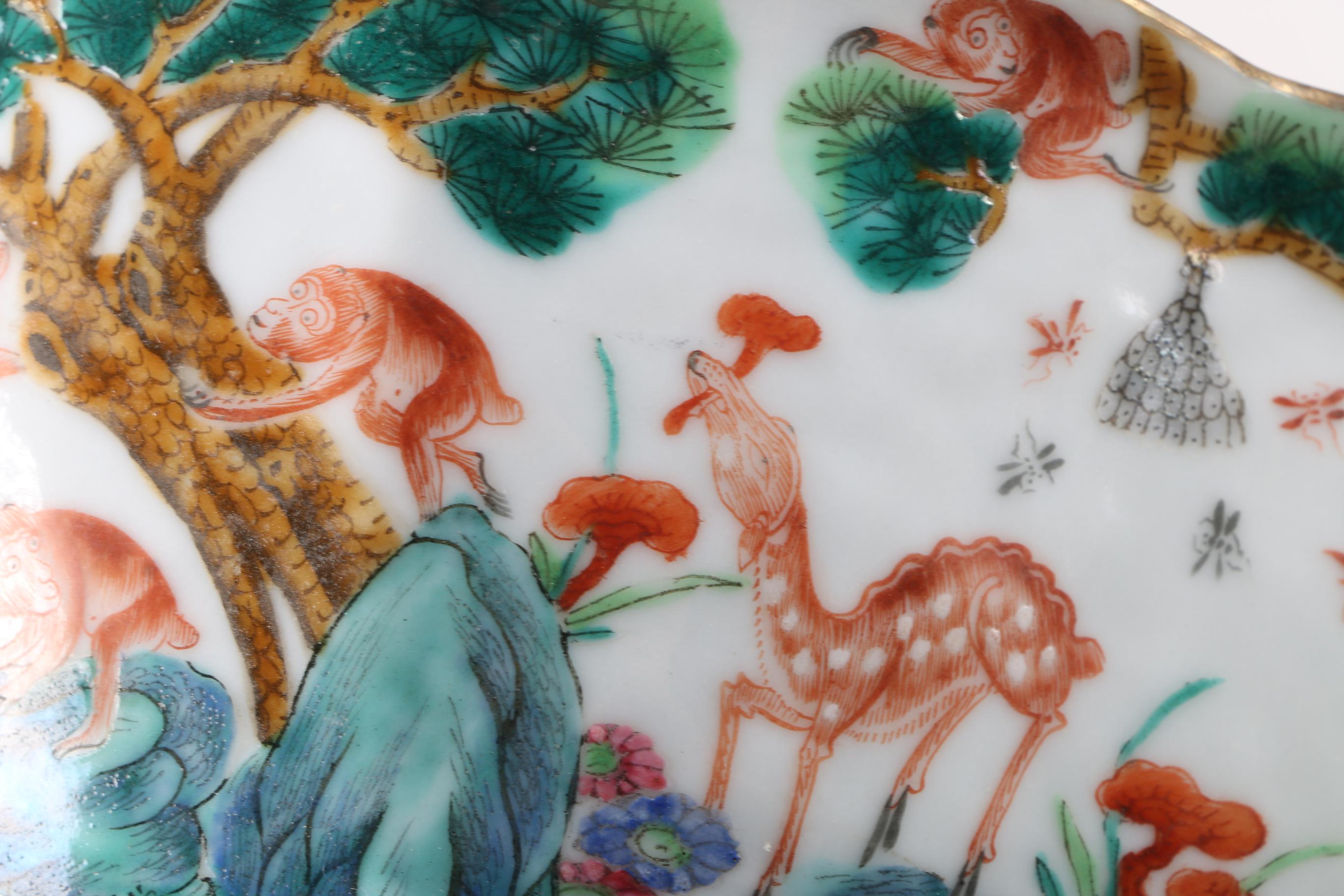 Chinese Ceramic Bowl With Wooden Stand