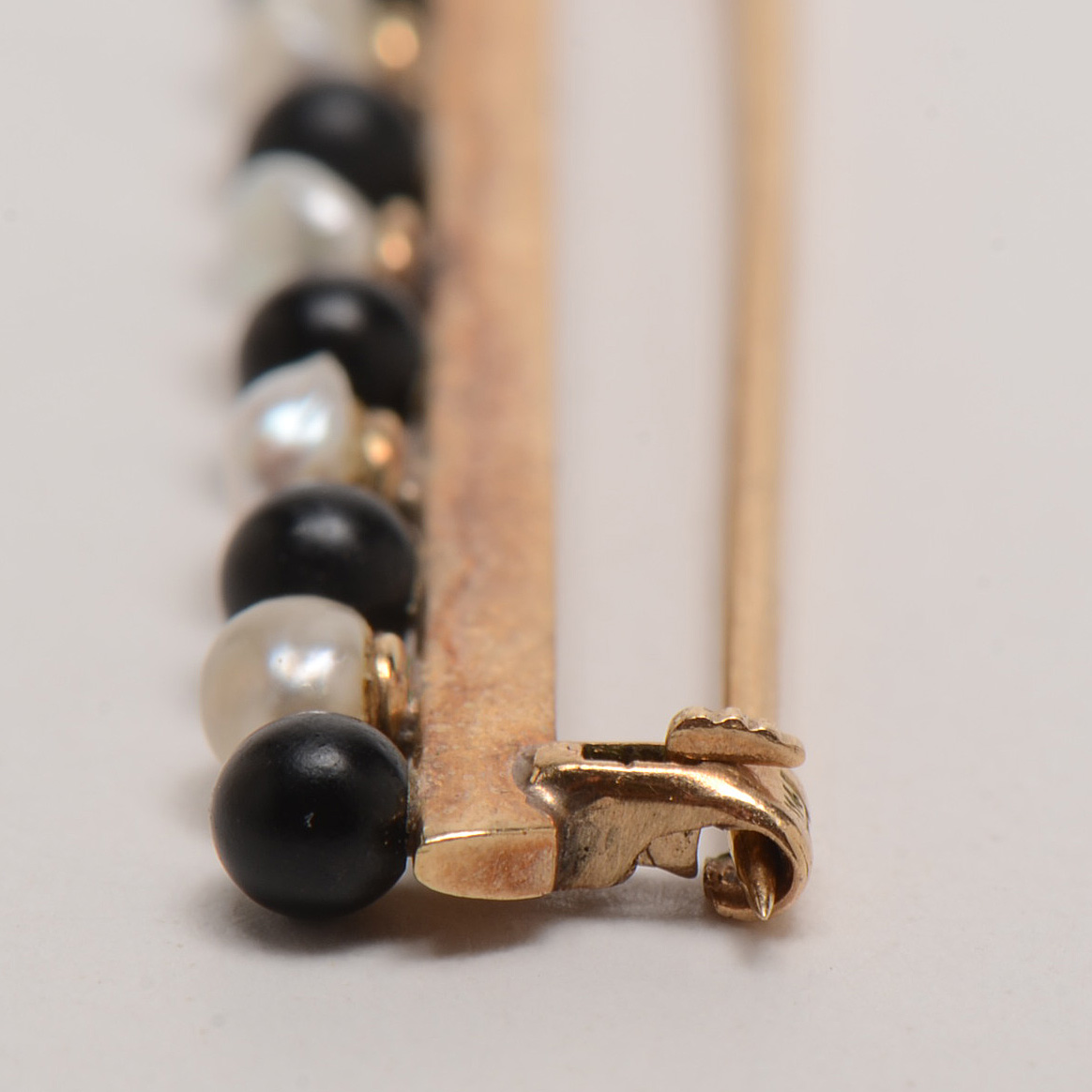 Vintage 14K Yellow Gold Freshwater Pearl Black Onyx Bar Pin