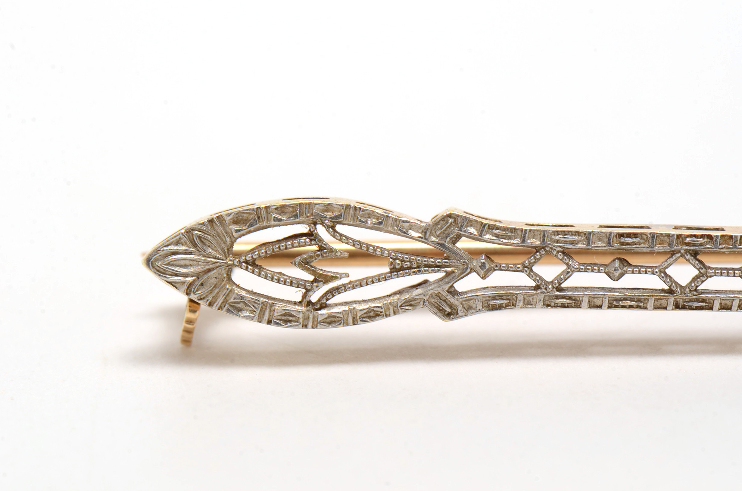 Early 20th Century 14K Yellow Gold Filigree Bar Pin