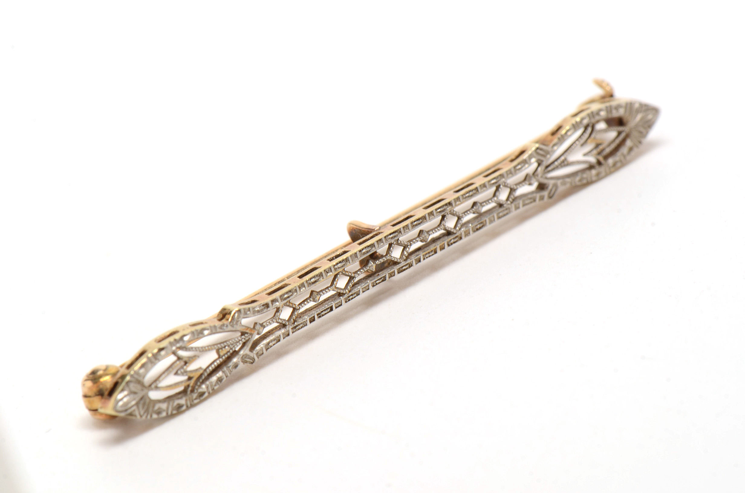 Early 20th Century 14K Yellow Gold Filigree Bar Pin