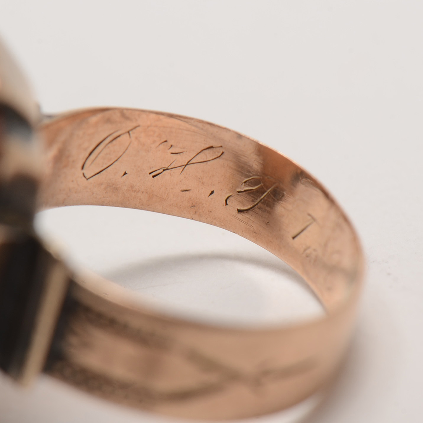 Antique 10K Rose Gold Carved Sardonyx Cameo Ring