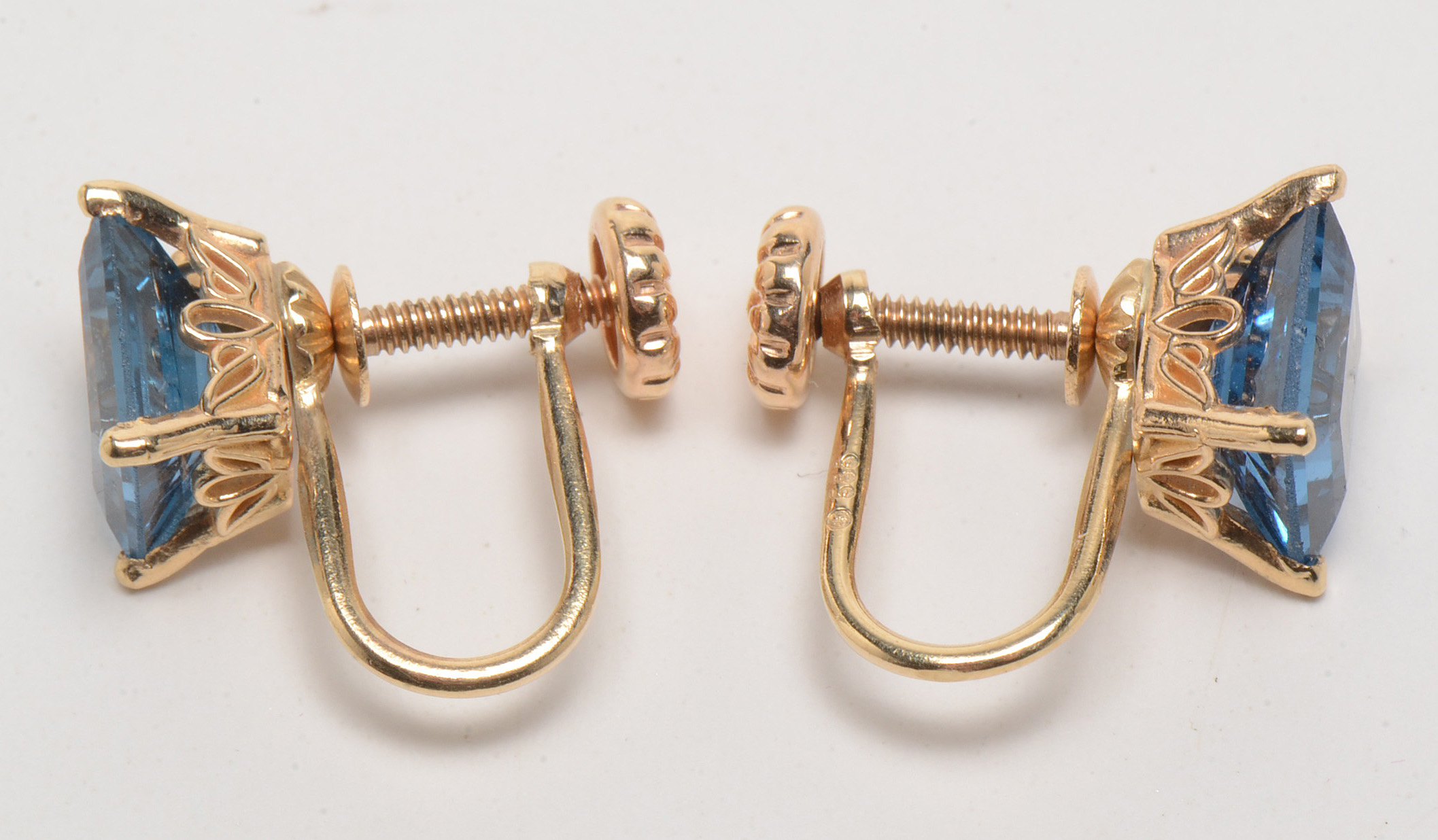 Pair of Vintage 14K Yellow Gold Blue Topaz Screw-Back Earrings
