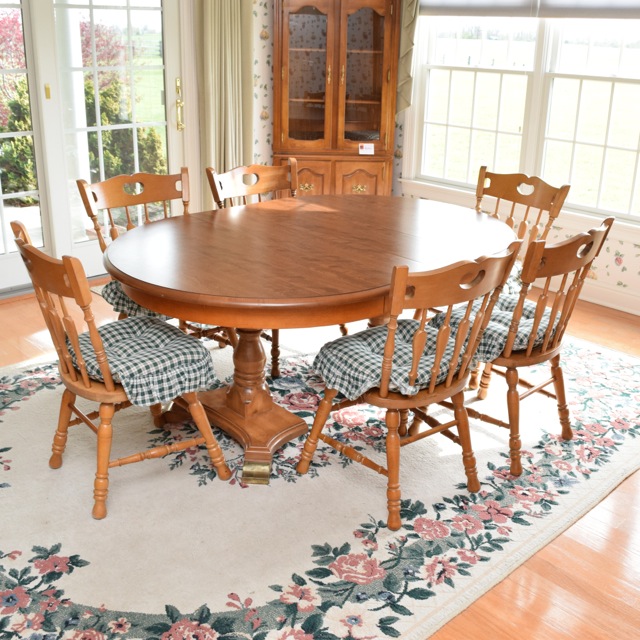 Cochrane Penn "Bay Colony" Dining Table and Six Maple Chairs