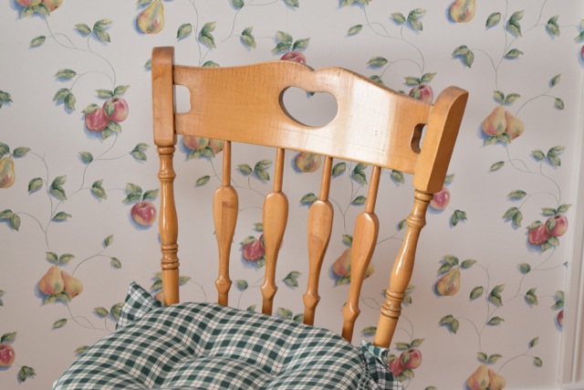 Cochrane Penn "Bay Colony" Dining Table and Six Maple Chairs