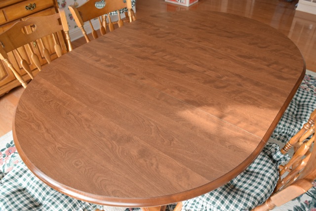 Cochrane Penn "Bay Colony" Dining Table and Six Maple Chairs