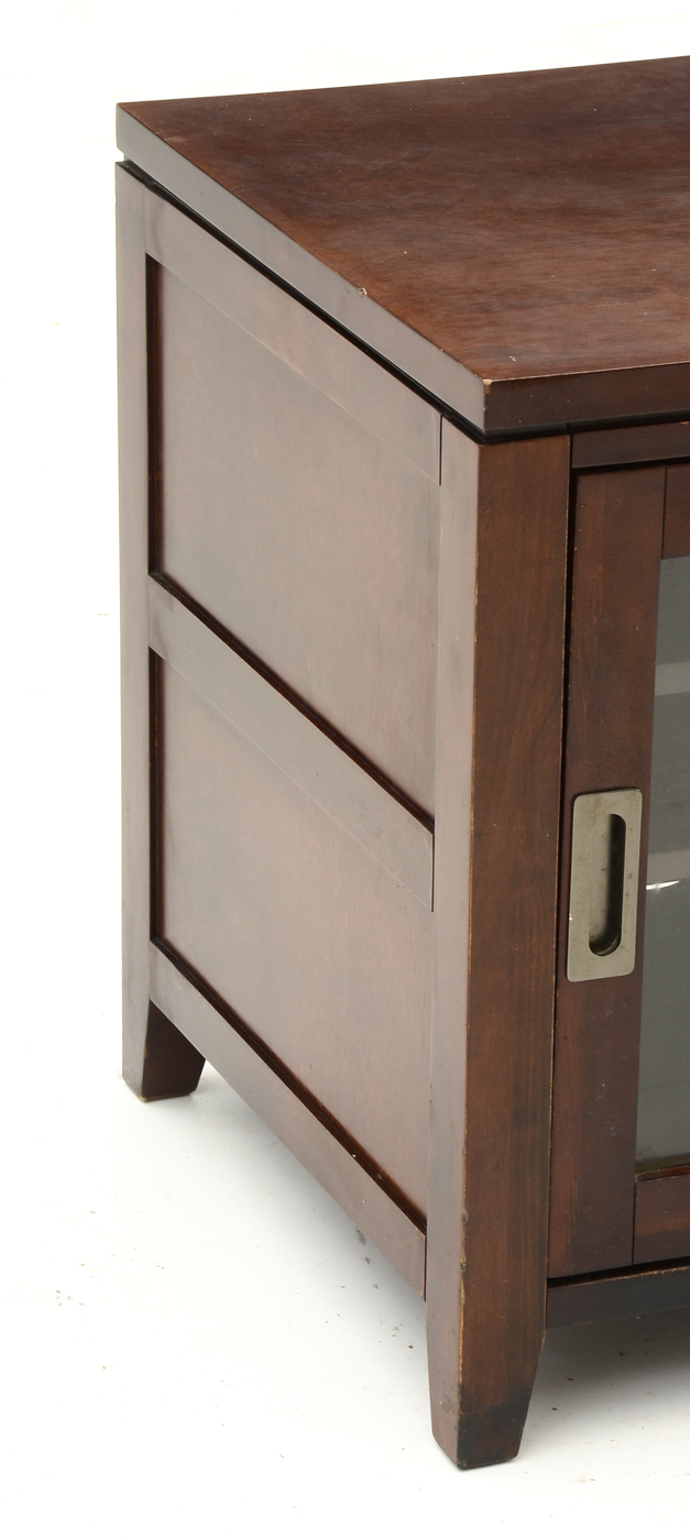 Mahogany Veneer TV Stand