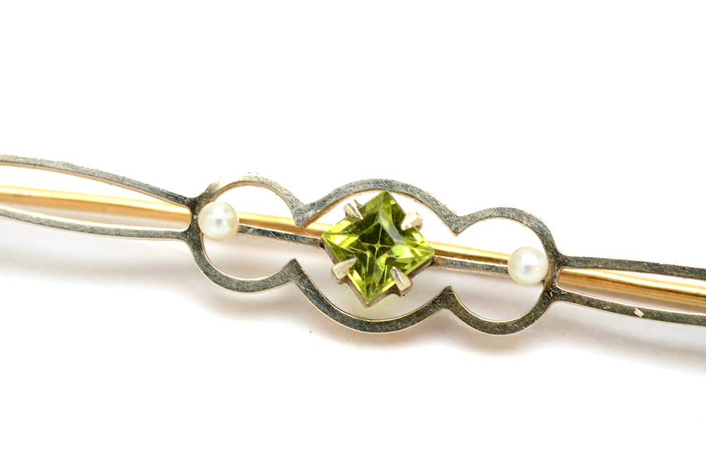 14K Yellow Gold Peridot and Seed Pearl Bar Pin