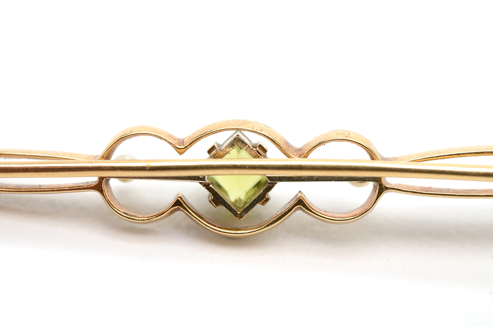 14K Yellow Gold Peridot and Seed Pearl Bar Pin