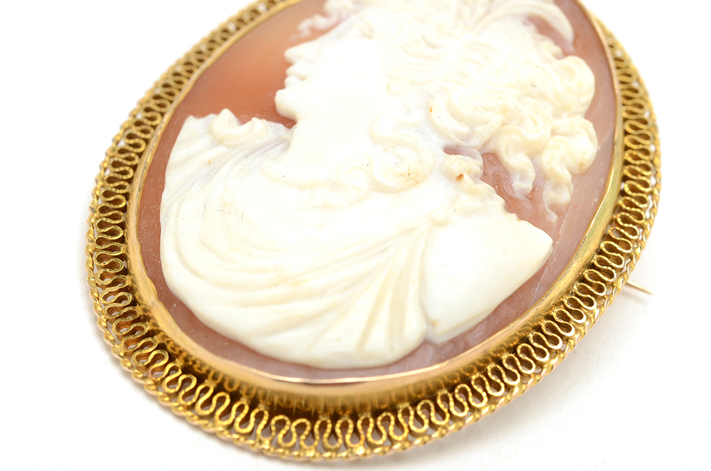 10K Yellow Gold Carved Shell Cameo Brooch Pendant