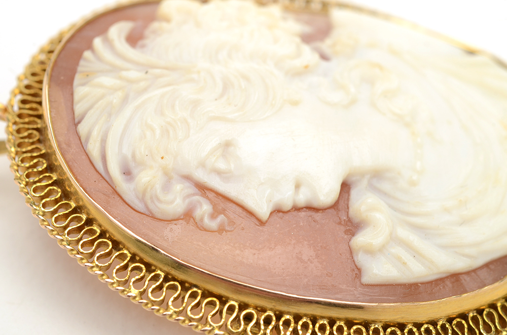 10K Yellow Gold Carved Shell Cameo Brooch Pendant