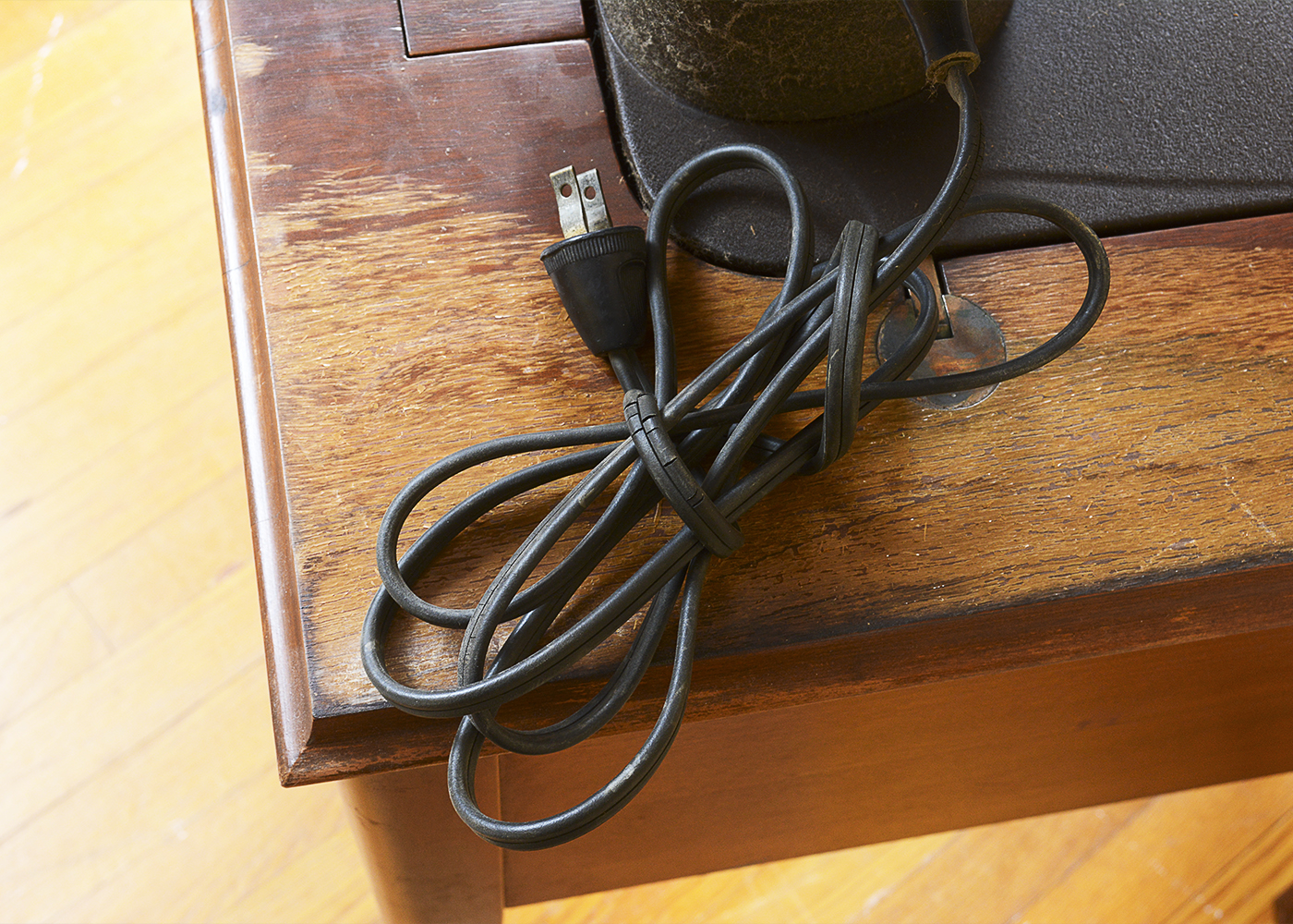 Vintage Seamstress Rotary Sewing Machine and Table