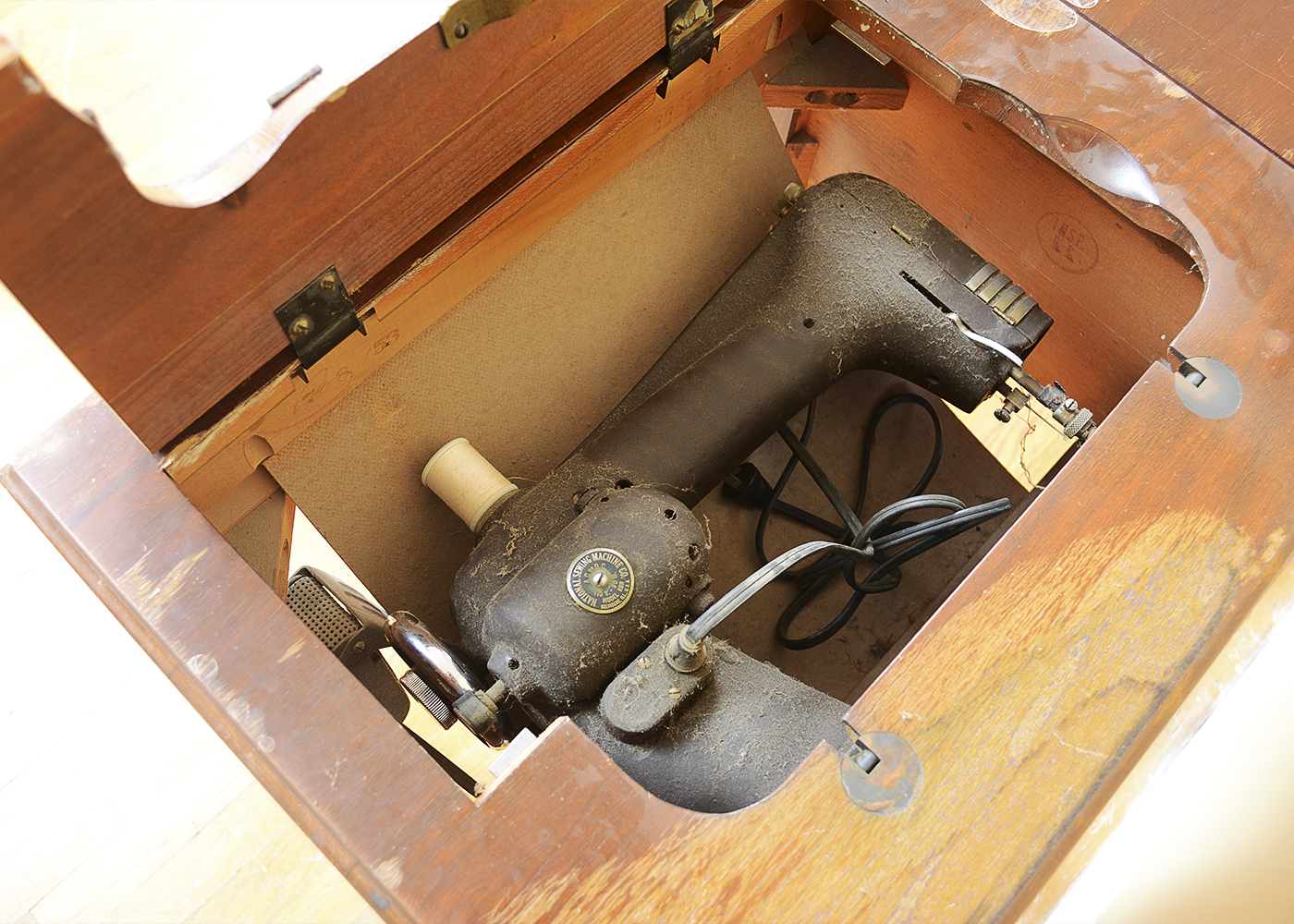 Vintage Seamstress Rotary Sewing Machine and Table