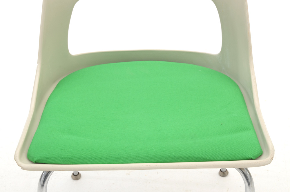 Set of Six Kreuger Fiberglass Chairs with Green Seat