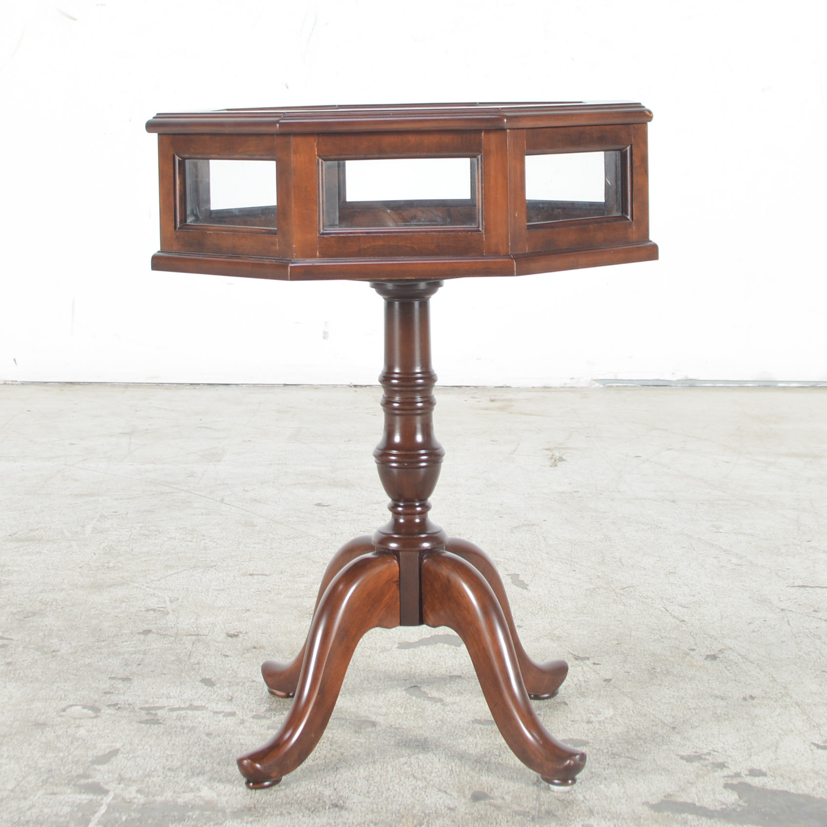 Mahogany Veneer Display Case