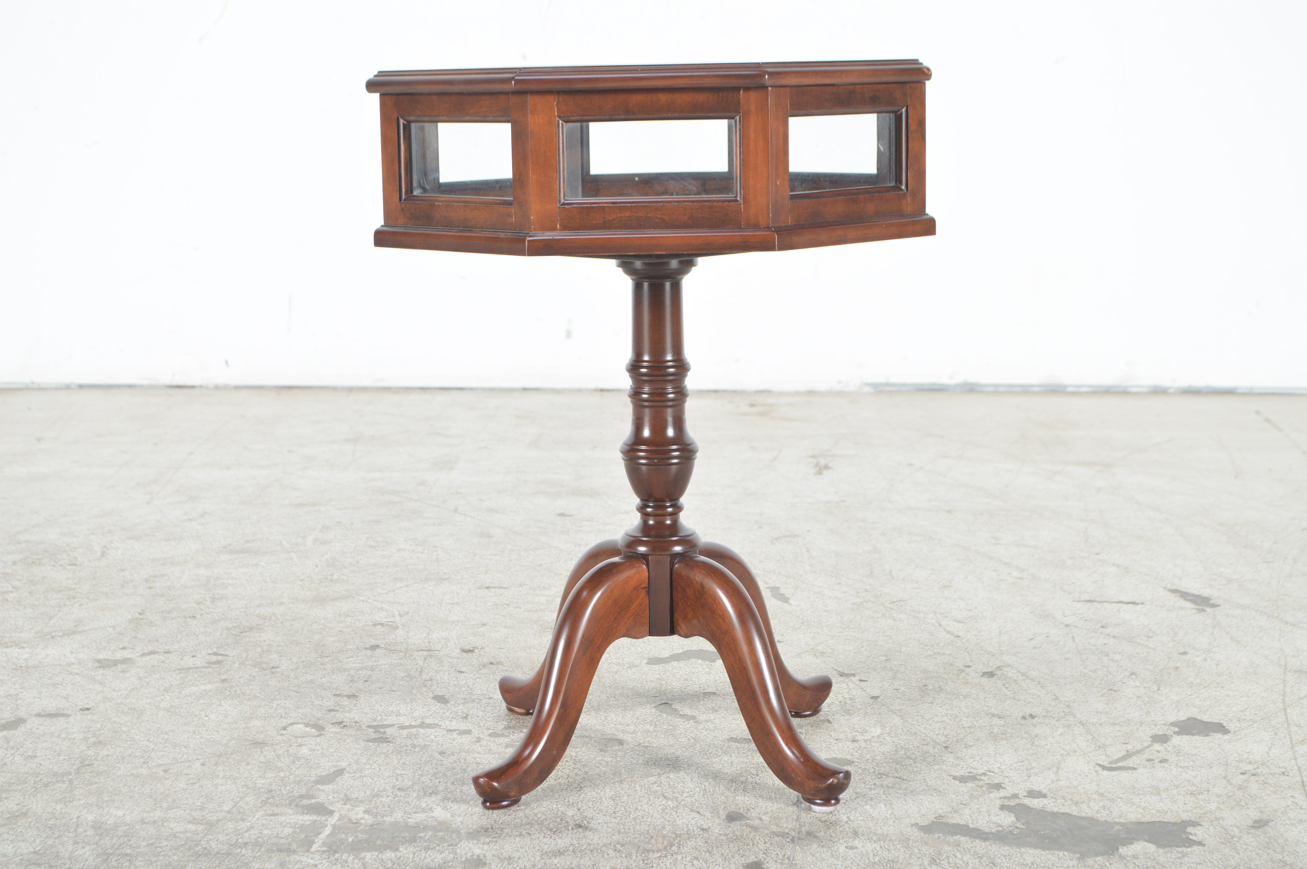 Mahogany Veneer Display Case